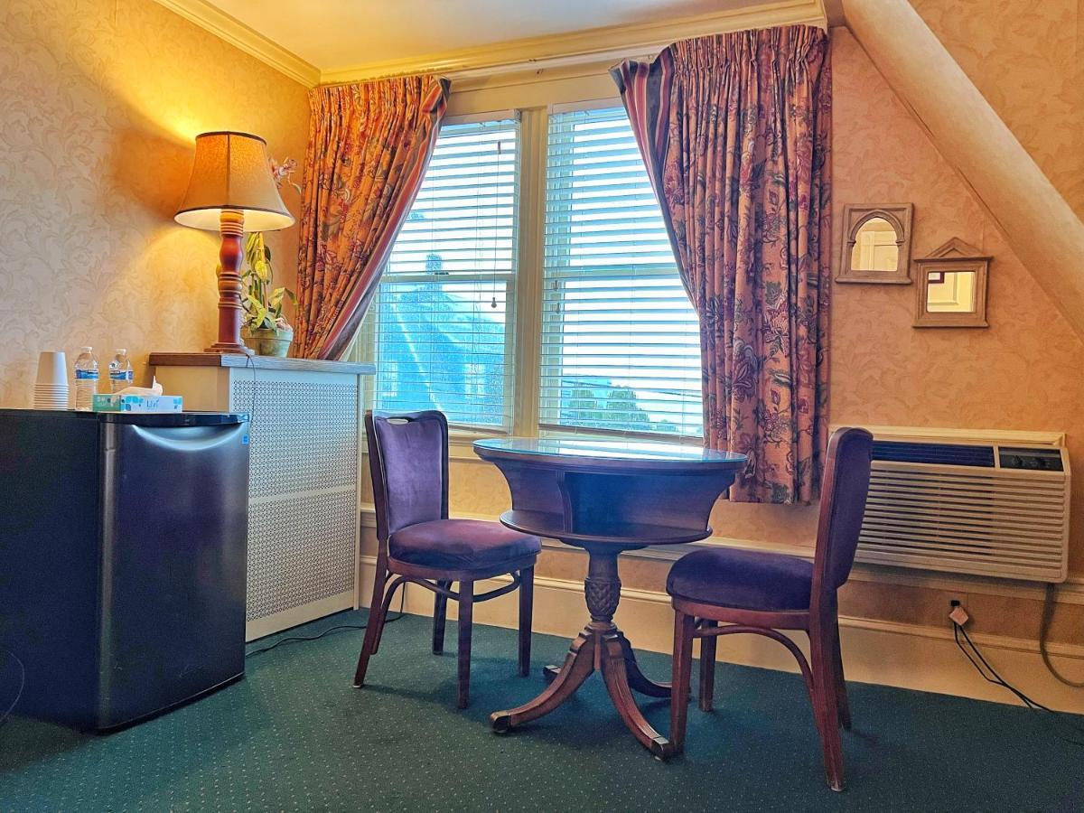 Winthrop Arms Hotel Restaurant Logan Airport Екстер'єр фото