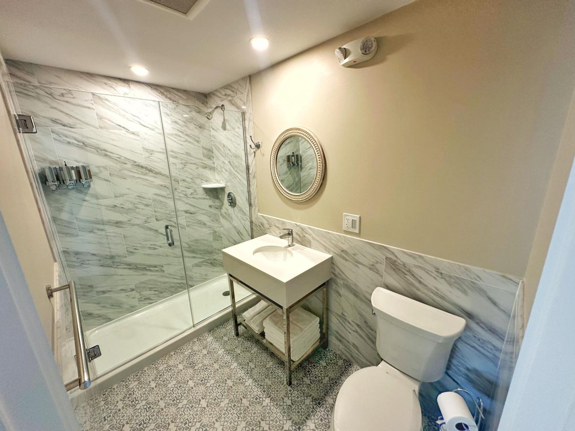 Winthrop Arms Hotel Restaurant Logan Airport Екстер'єр фото